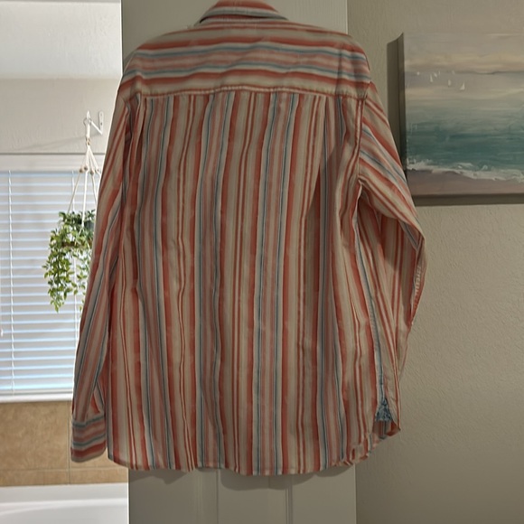 Button down - Picture 3 of 3